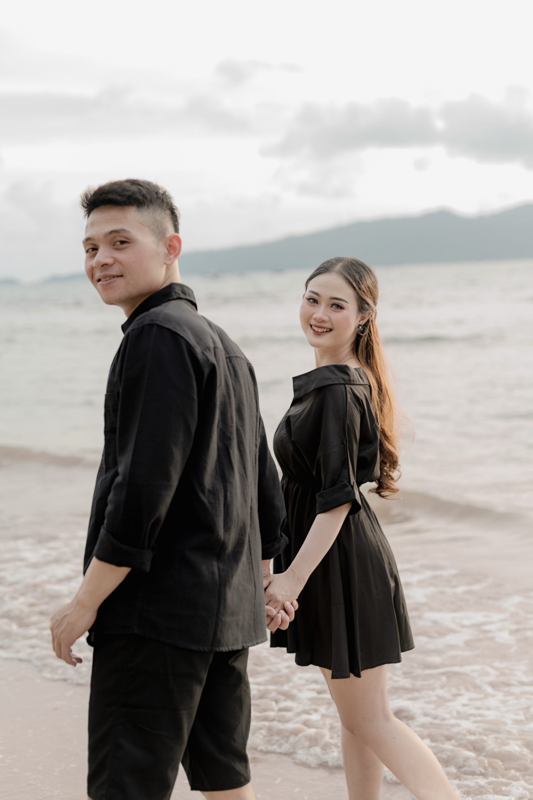 {"ARInfo":{"IsUseAR":false},"Version":"1.0.0","MakeupInfo":{"IsUseMakeup":false},"FaceliftInfo":{"IsChangeEyeLift":false,"IsChangeFacelift":false,"IsChangePostureLift":false,"IsChangeNose":false,"IsChangeFaceChin":false,"IsChangeMouth":false,"IsChangeThinFace":true},"BeautyInfo":{"SwitchMedicatedAcne":false,"IsAIBeauty":false,"IsBrightEyes":true,"IsSharpen":false,"IsOldBeauty":false,"IsReduceBlackEyes":false},"HandlerInfo":{"AppName":2},"FilterInfo":{"IsUseFilter":false}}